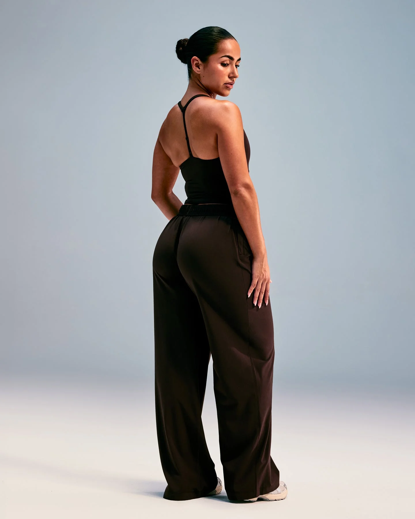 AirMove™ Straight Leg Pants New Branding | 70% Cocoa - Image 2