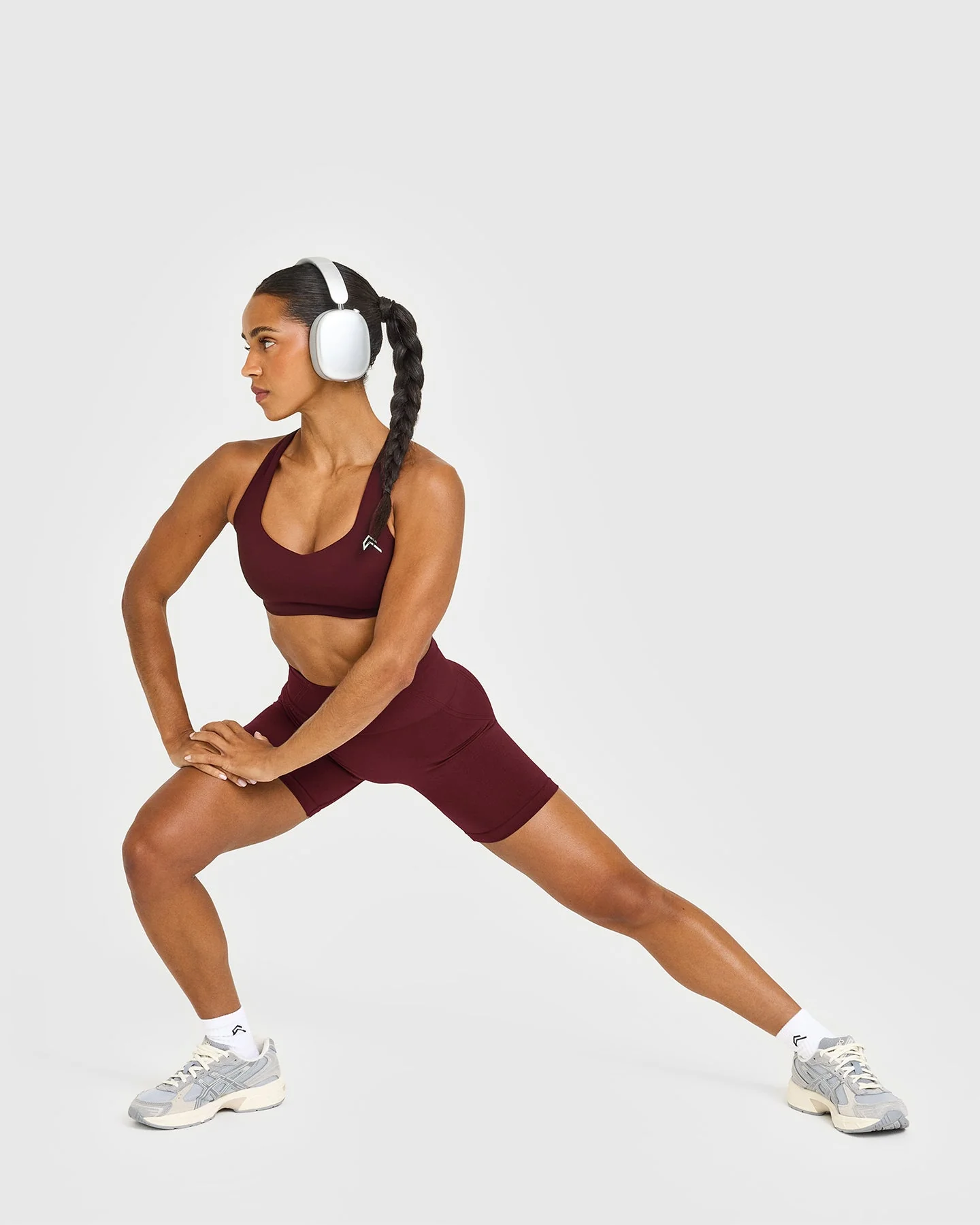 EasyLift™ Cross Back Sports Bra with White Logo | Rosewood - Image 4