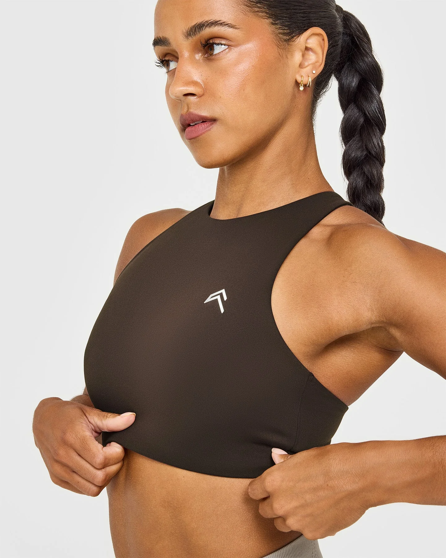 EasyLift™ High Neck Sports Bra with White Logo | 70% Cocoa - Image 3