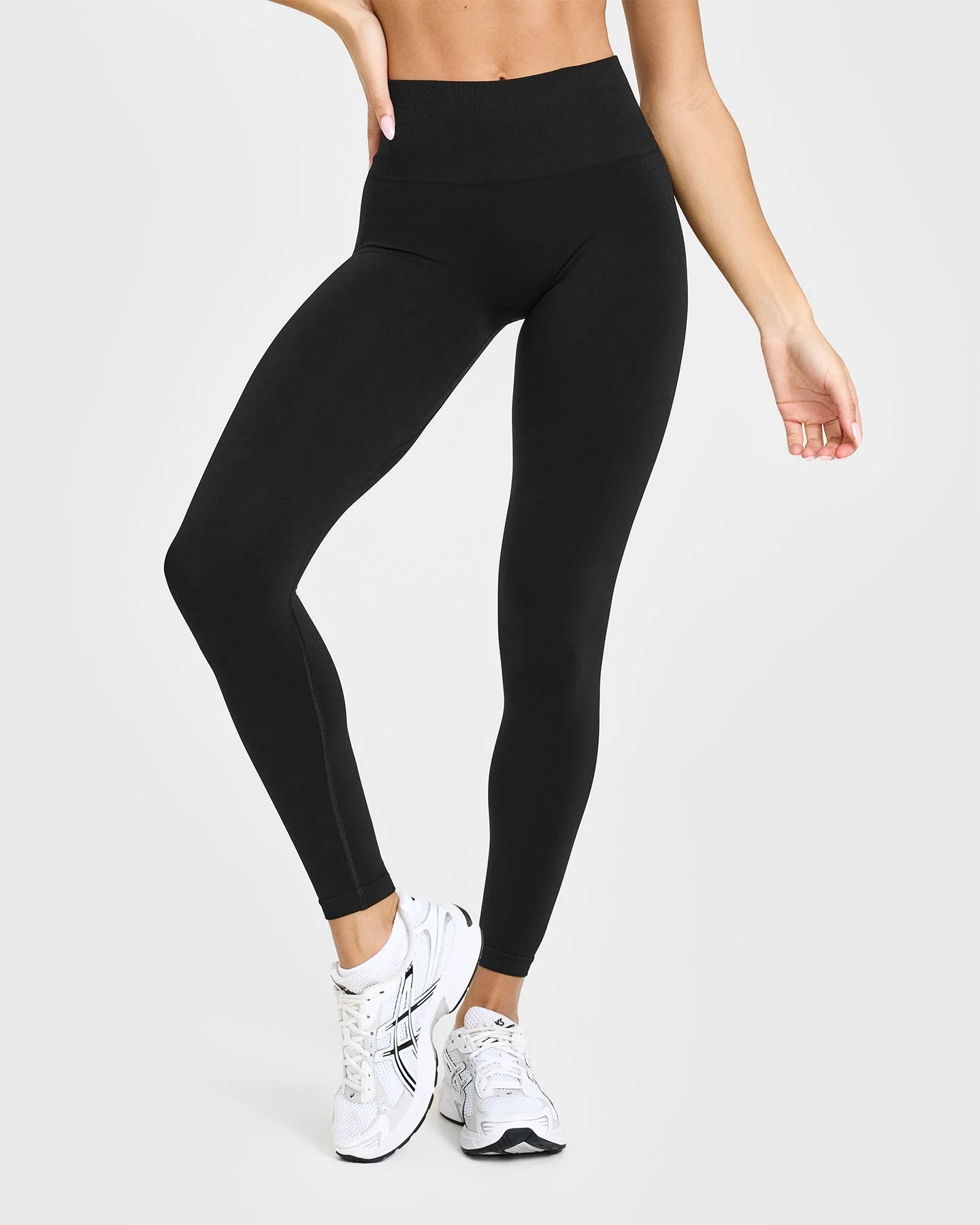 EffortlessLift™ Seamless Leggings with White Logo | Black - Image 2