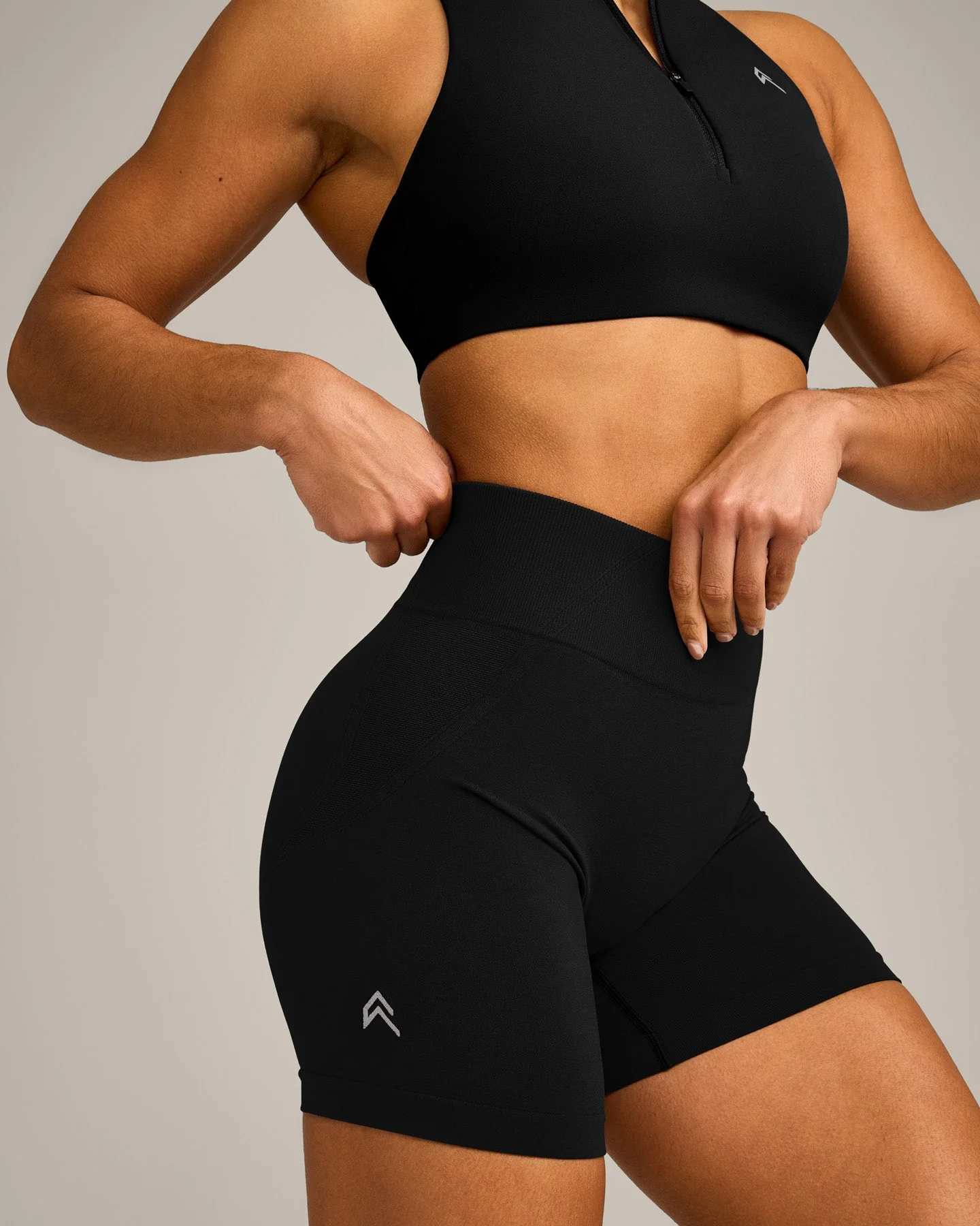 EffortlessLift™ Seamless Mid Rise Shorts with Grey Logo | Black - Image 5