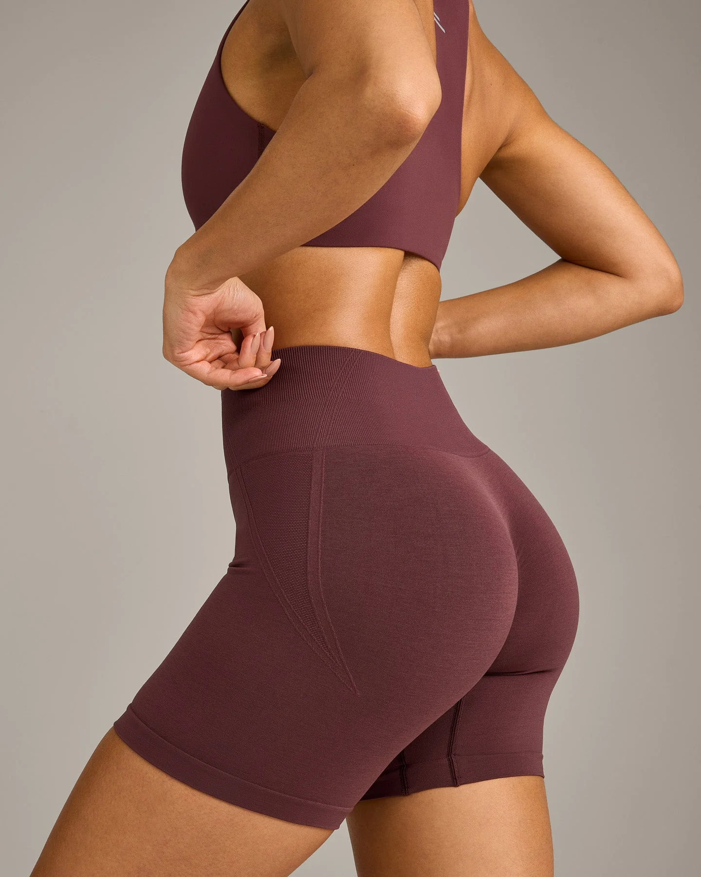 EffortlessLift™ Seamless Shorts with Grey Logo | Velvet Mocha - Image 5