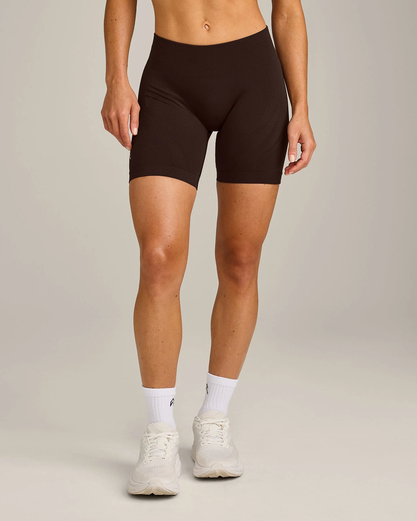 EnhanceLift™ Seamless Shorts with Grey Logo | 70% Cocoa - Image 2