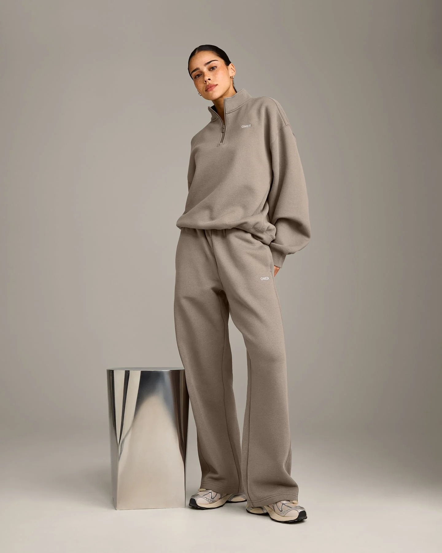 Foundations Cosy 1/4 Zip Sweatshirt | Minky - Image 3