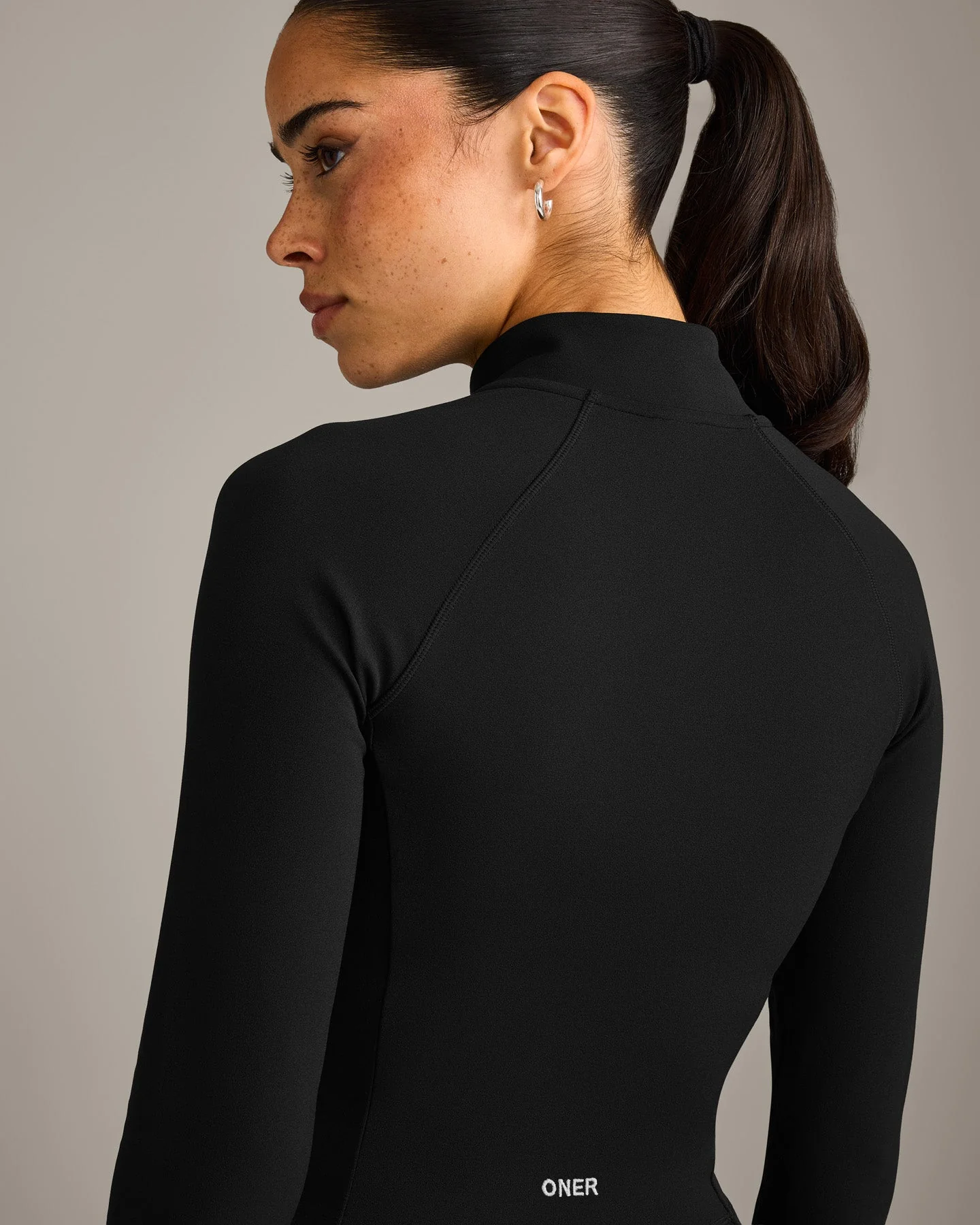 SoftMotion™ Mid Jacket with Grey Logo | Black - Image 4